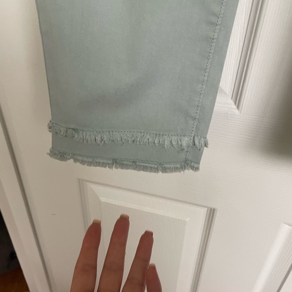 Women’s size 12 petite capri chinos. - Picture 4 of 5